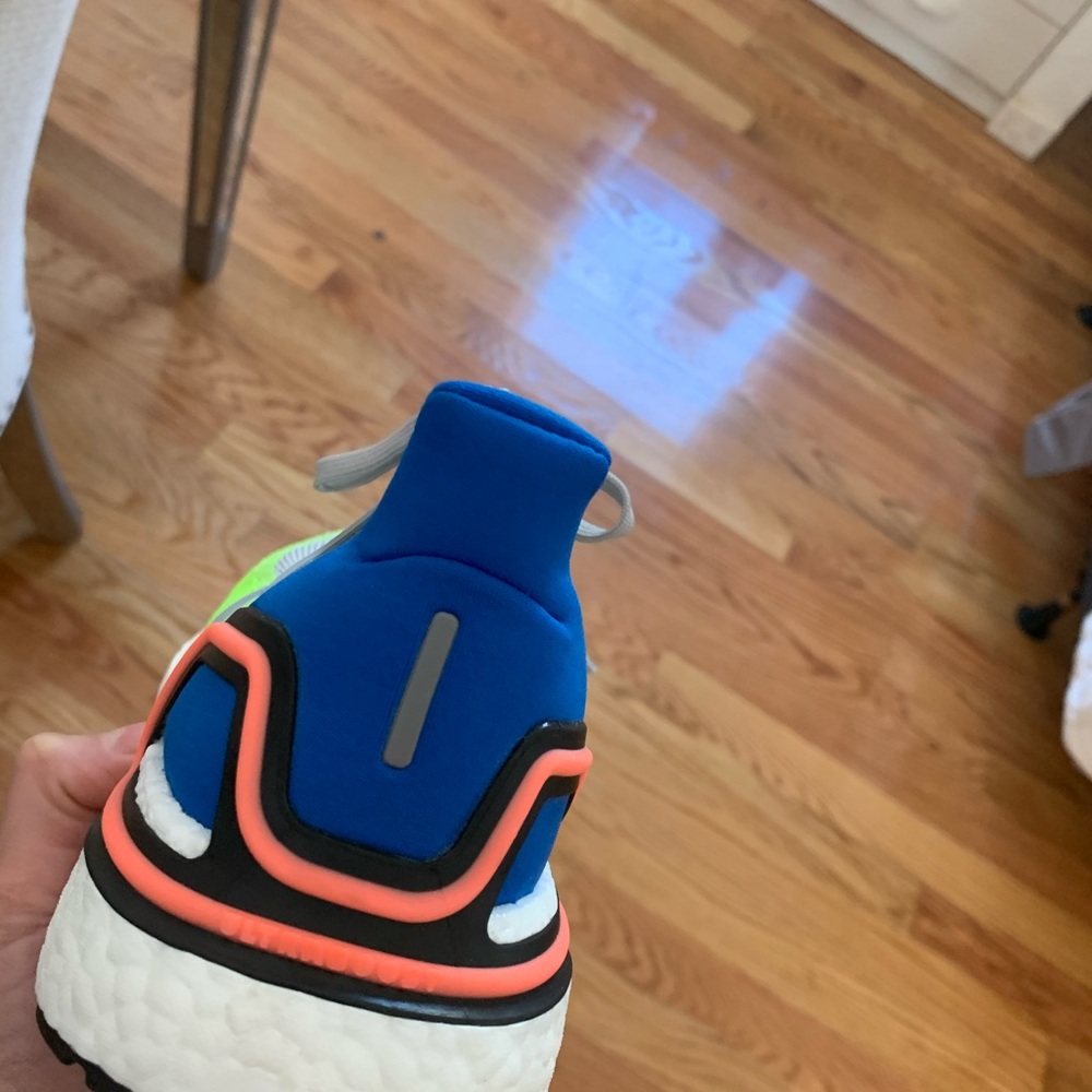 Adidas Ultraboost 20 View 3